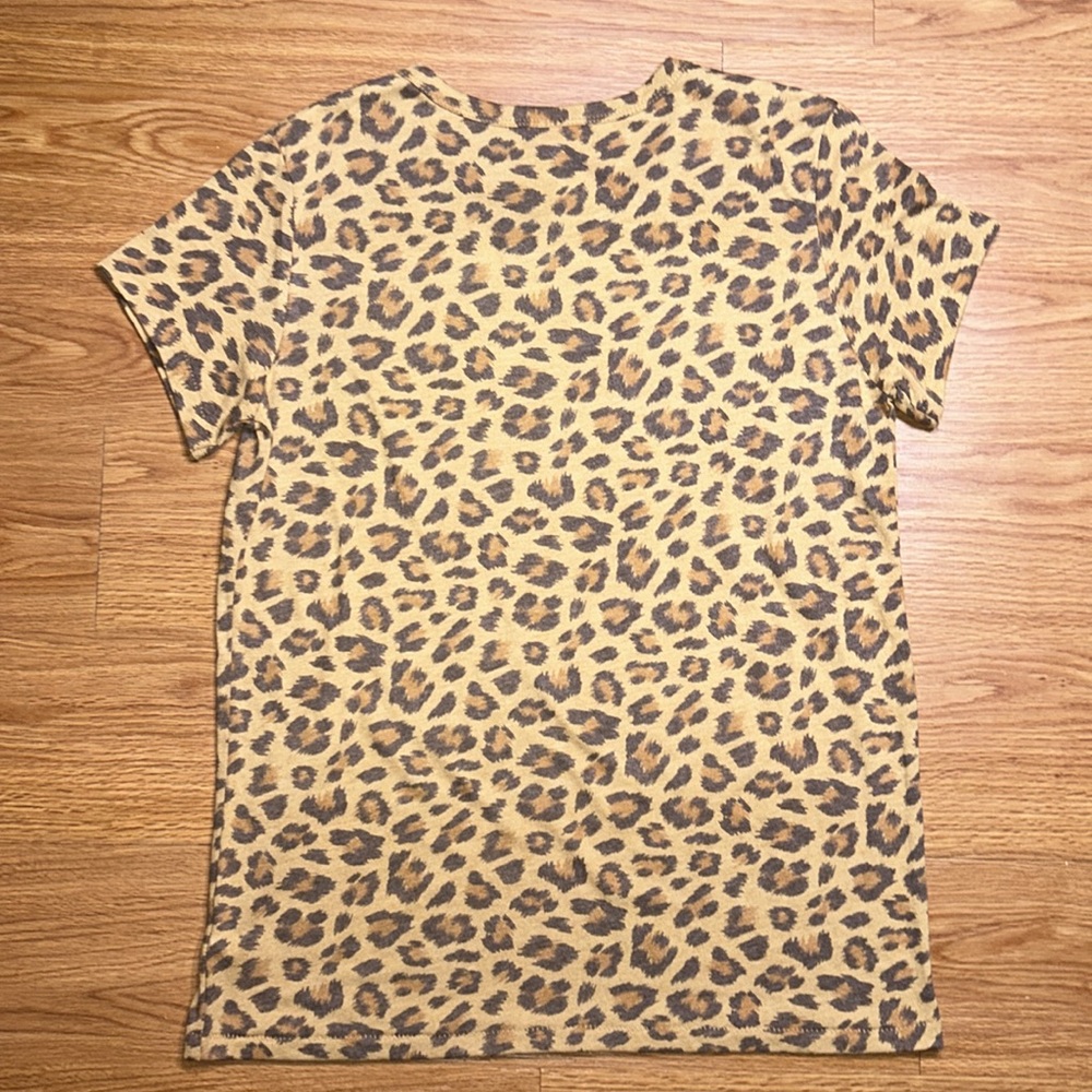Leopard Print Graphic T Shirt - Picture 5 of 6